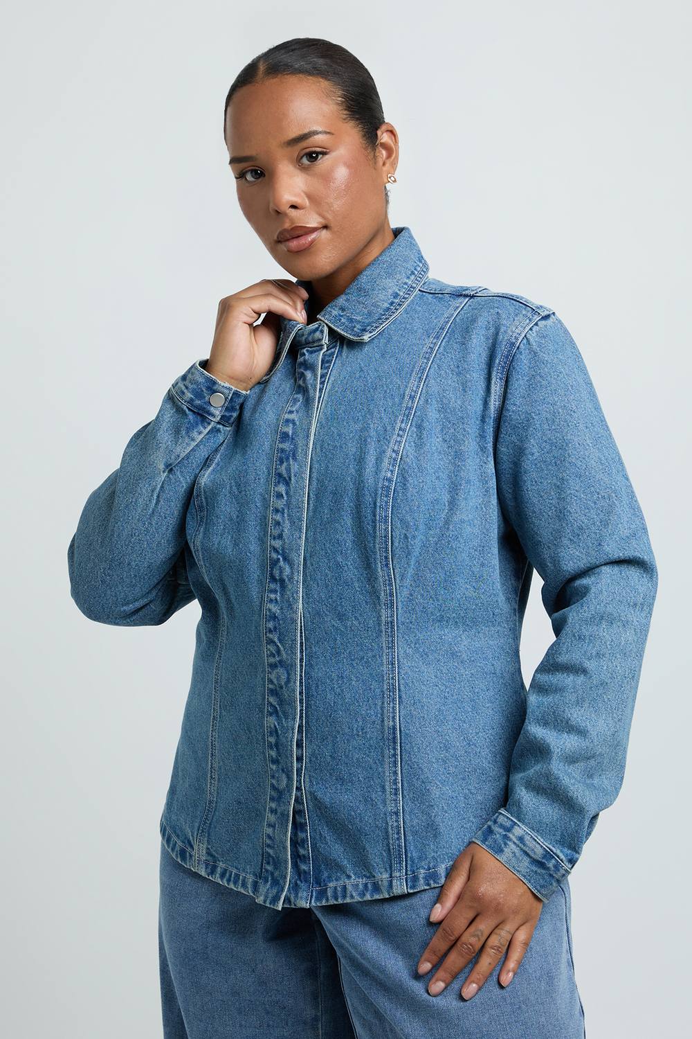 boohoo Women's Plus Seam Detail Denim Long Sleeve Shirt in Mid Blue by boohoo