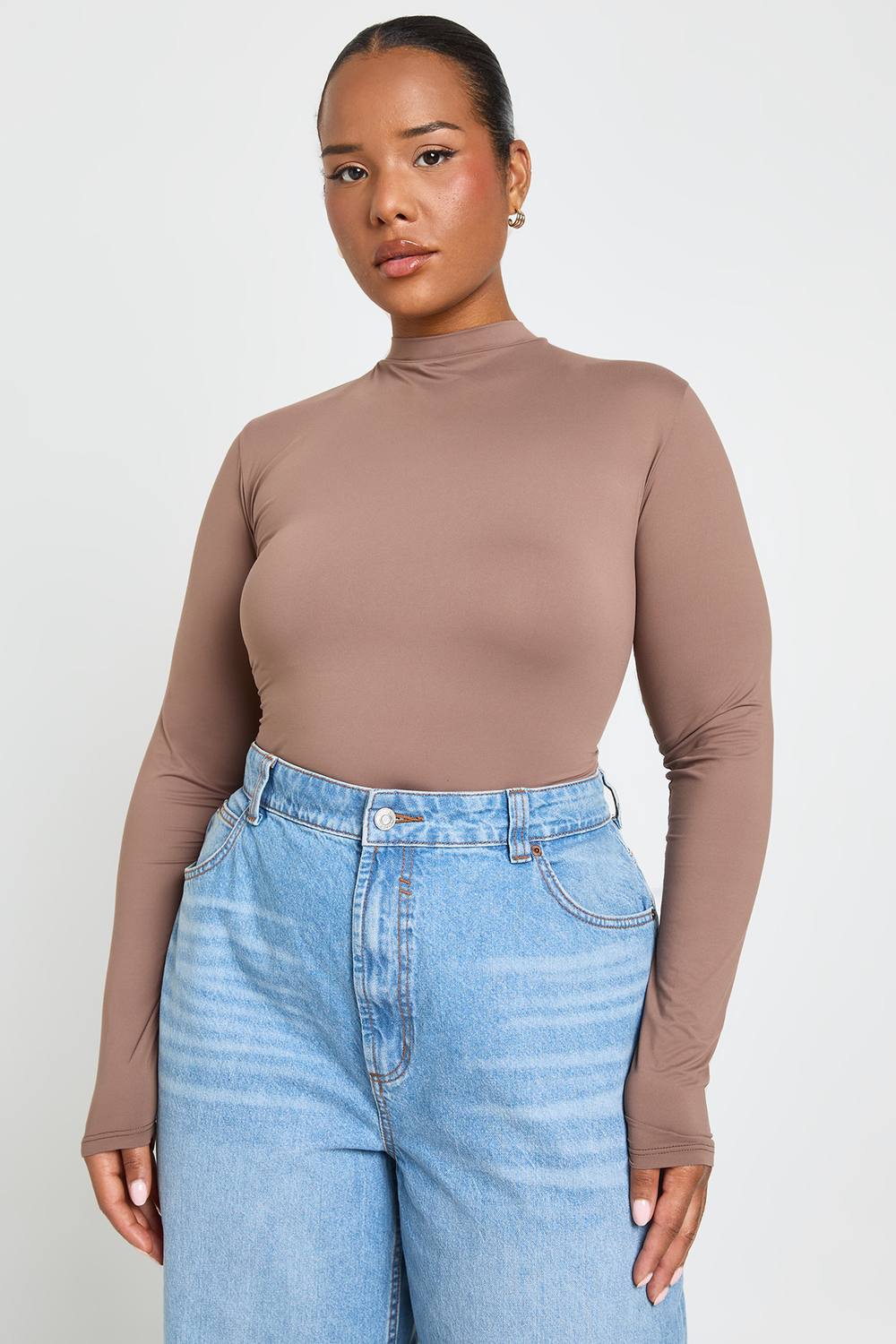 boohoo Women's Plus Second Skin Crew Neck Long Sleeve Bodysuit in Mocha by boohoo