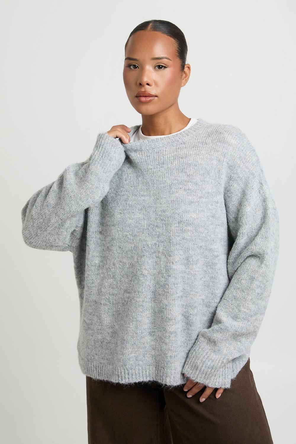 boohoo Women's Plus Super Soft Crew Neck Jumper in Grey by boohoo