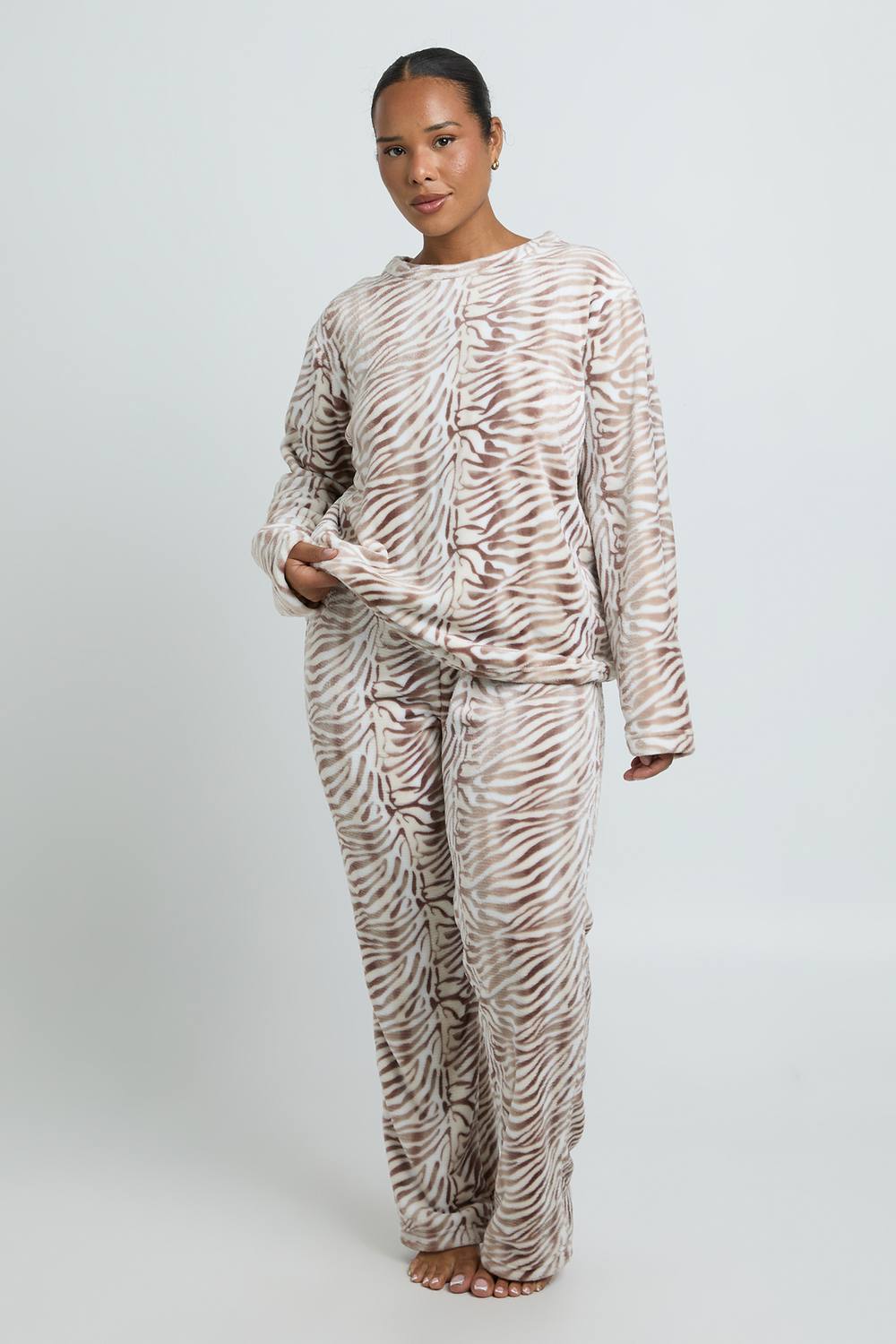 boohoo Women's Plus Zebra Print Fleece Pyjama Set by boohoo