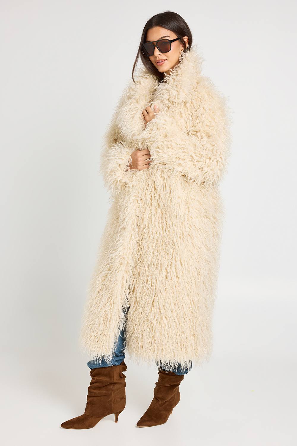 boohoo Women's Shaggy Faux Fur Longline Coat in Cream by boohoo