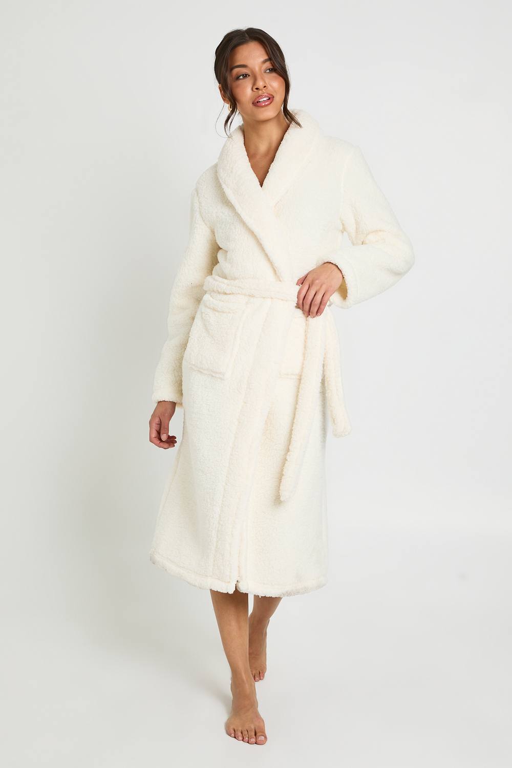 boohoo Women's Sherpa Fleece Long Dressing Gown in Cream by boohoo