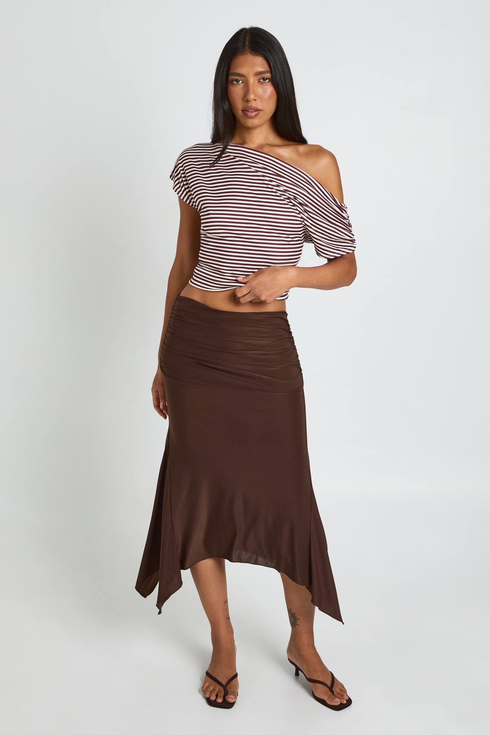 boohoo Women's Tall Hanky Hem Midi Skirt in Chocolate by boohoo