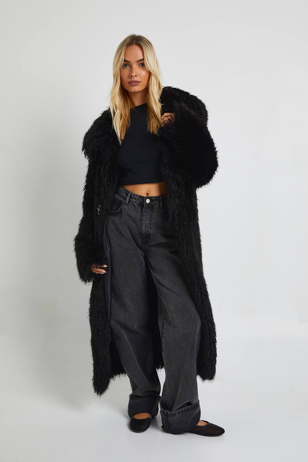 boohoo Women's Tall Shaggy Faux Fur Maxi Coat With Clasps in Black by boohoo