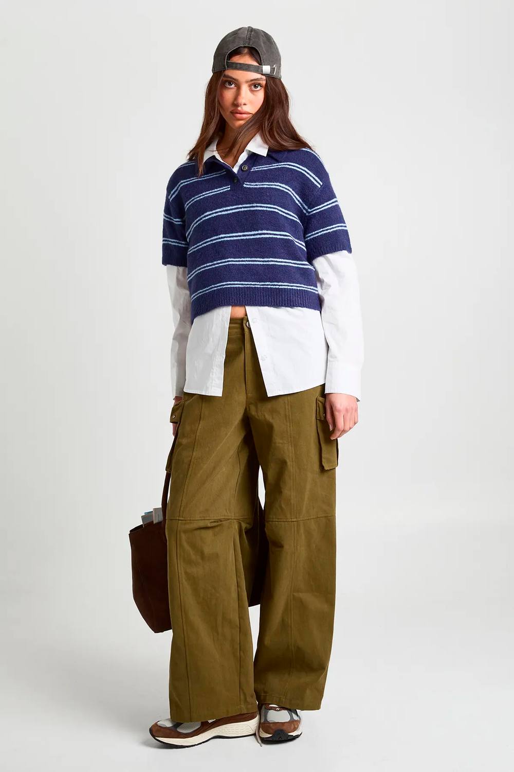 boohoo Women's Twill Cargo Trousers in Khaki by boohoo