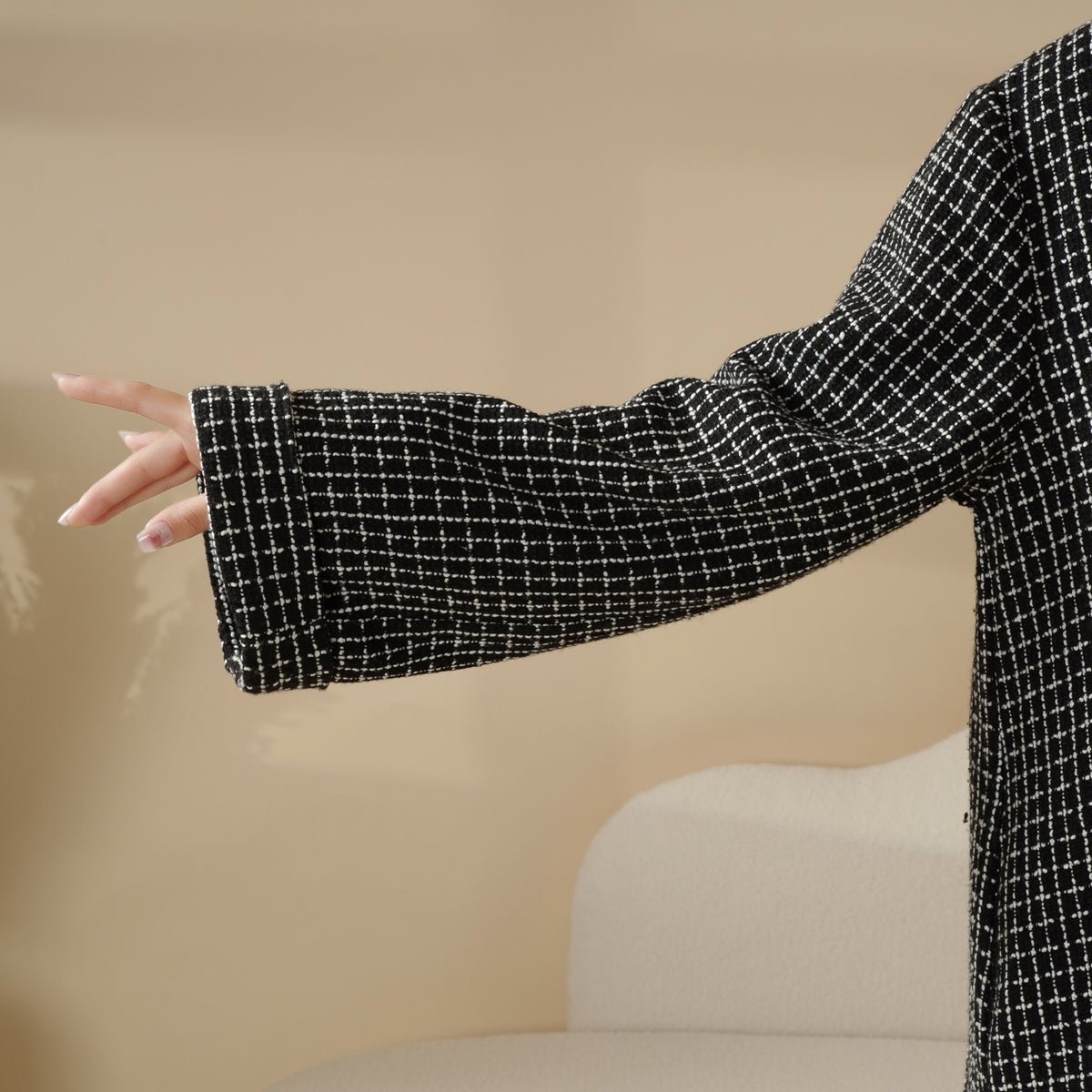 Classic Black White Cocoon Plaid Tweed Open Abaya Coat (MOA096), view 7