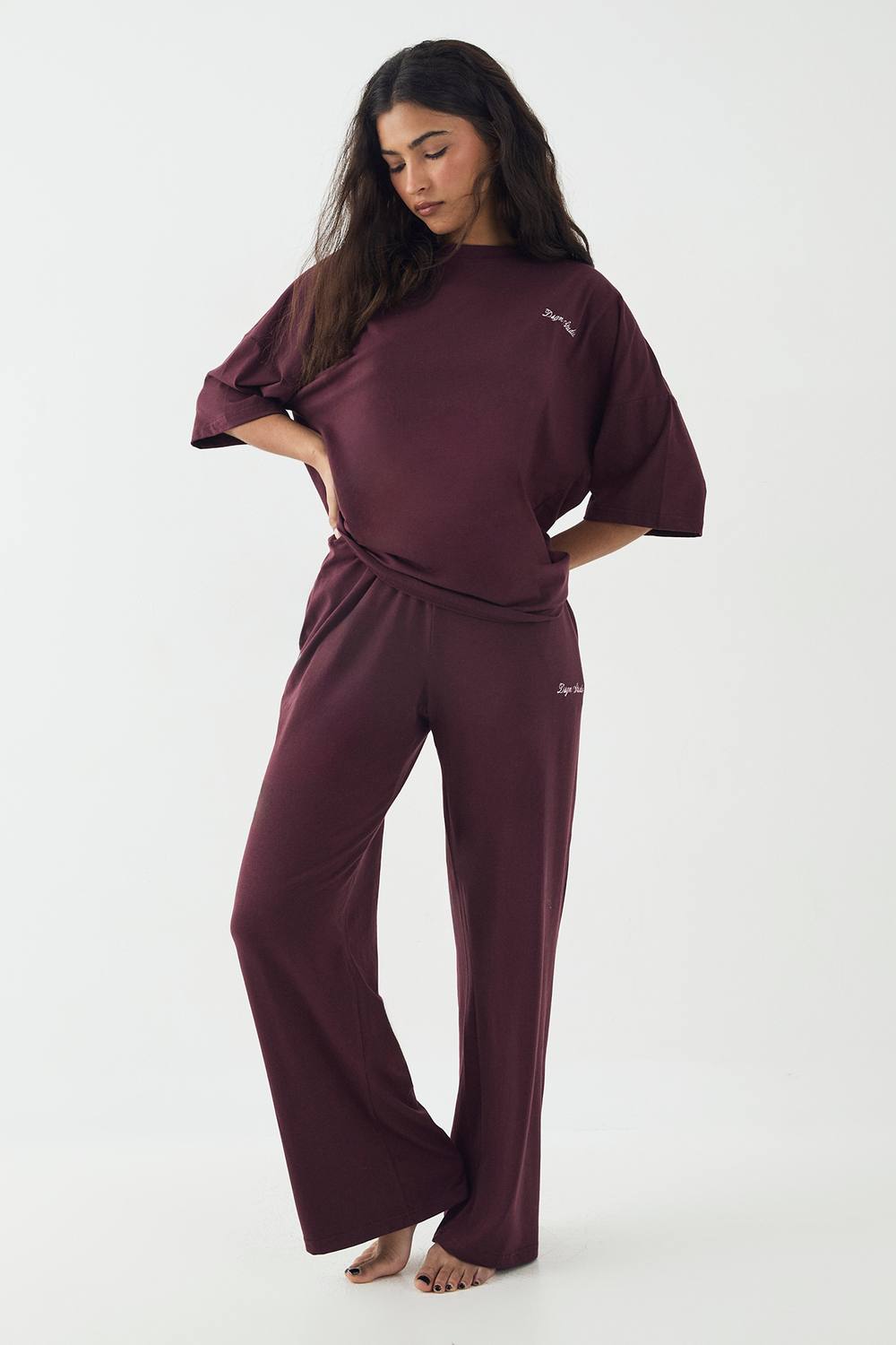 DSGN Studio Women's Lounge Supersoft Wide Leg Trouser in Burgundy by boohoo