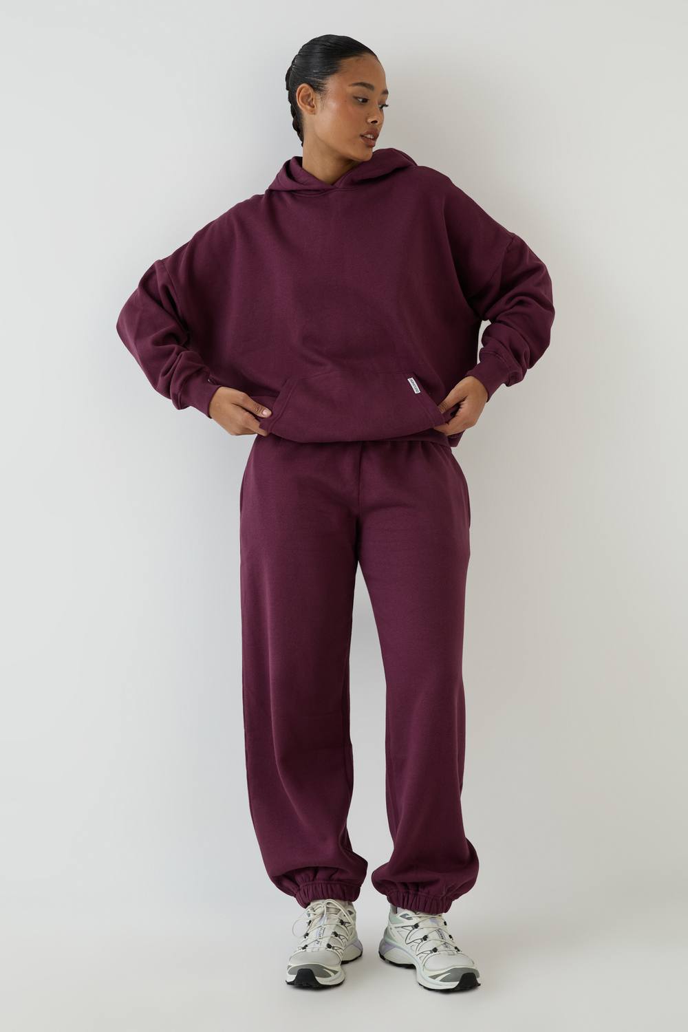 DSGN Studio Women's Oversized Cuffed Jogger Pants in Plum by boohoo
