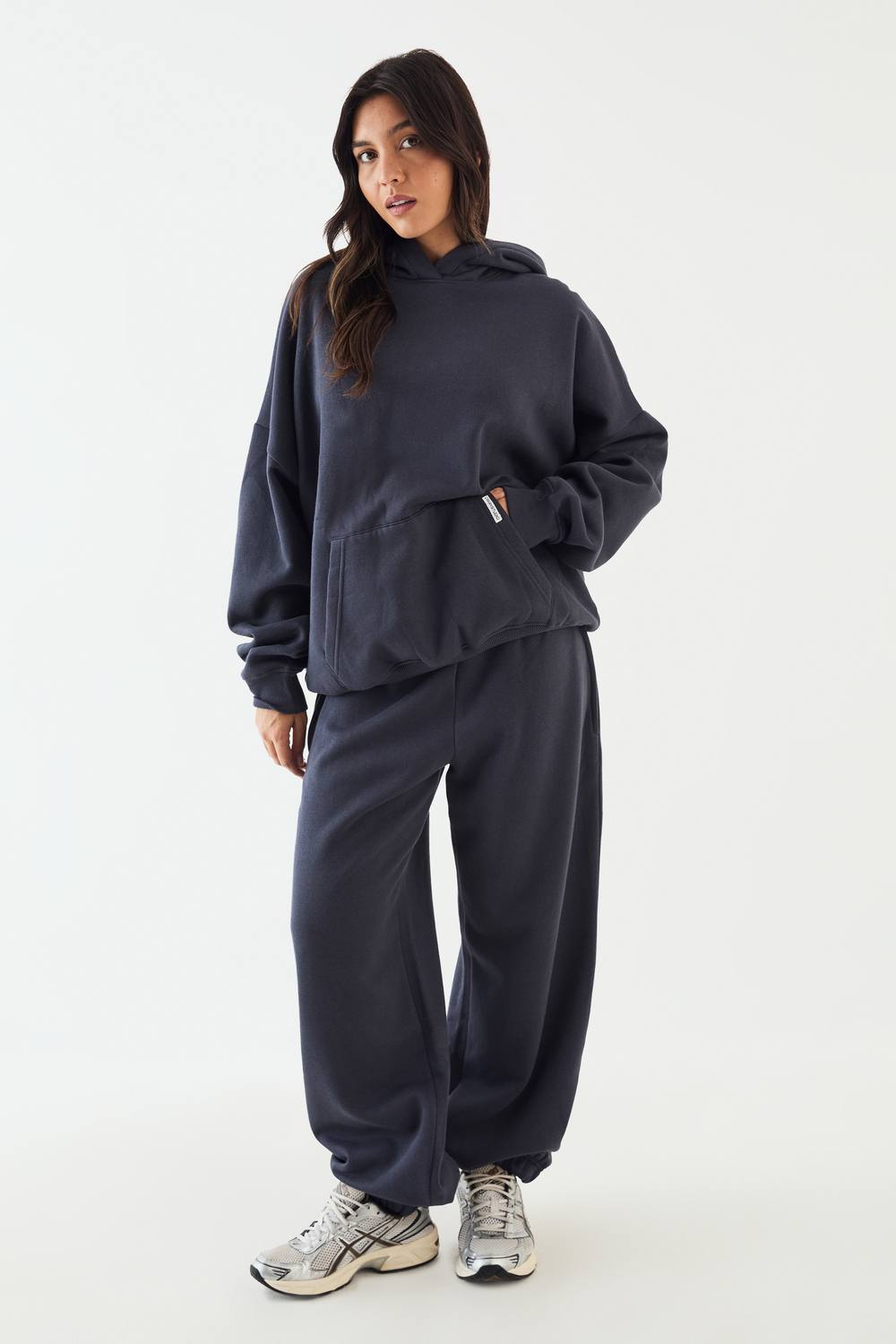 DSGN Studio Women's Oversized Cuffed Jogger Pants in Midnight by boohoo