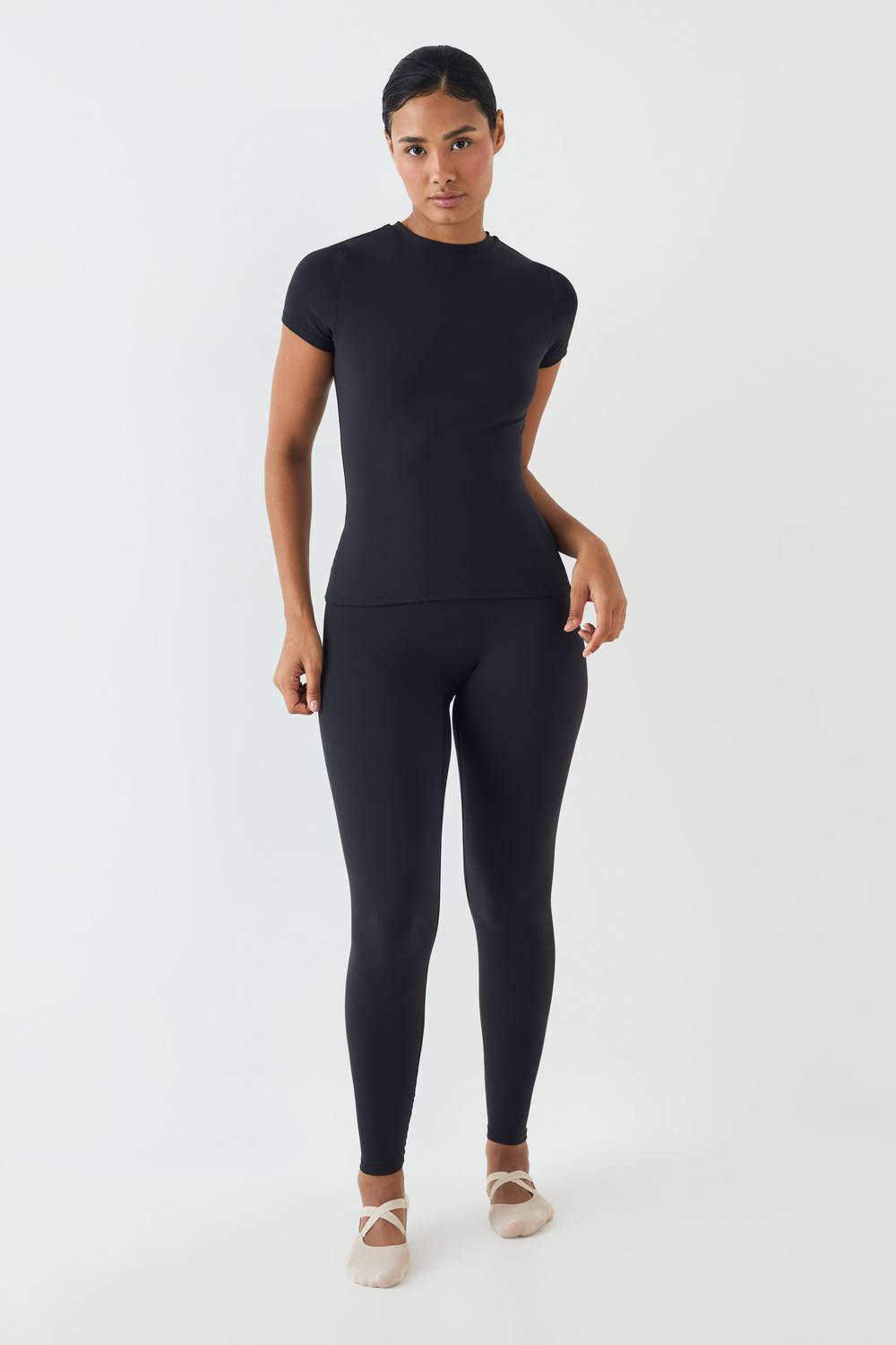 DSGN Studio Women's Soft Luxe Mid Rise Legging Pants in Washed Black by boohoo