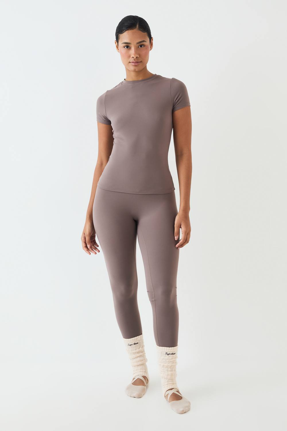 DSGN Studio Women's Soft Luxe Mid Rise Legging Pants in Cocoa by boohoo