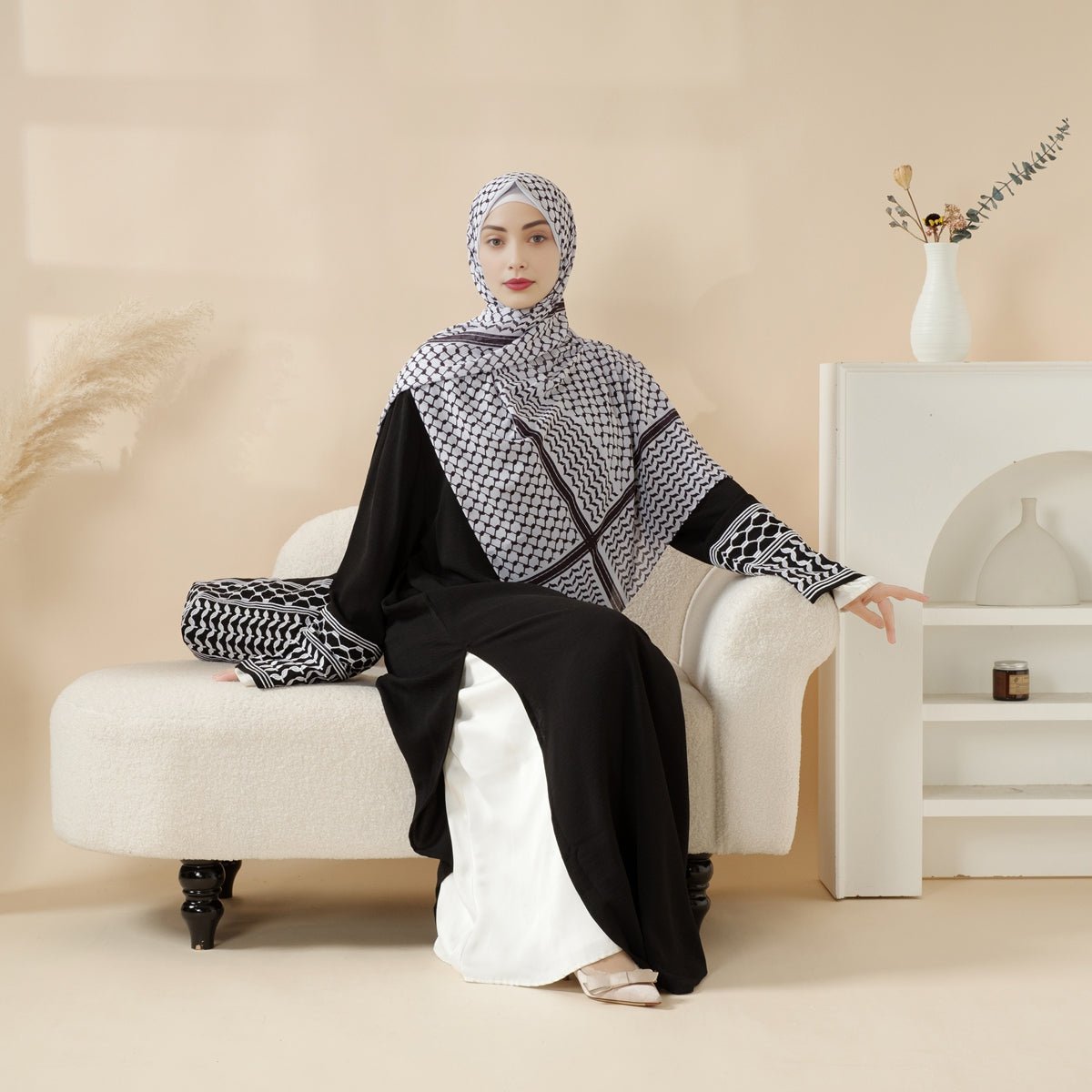 Palestinian Keffiyeh-Inspired Abaya with Matching Crossbody Bag Keffiyeh Abaya (MA131), view 3