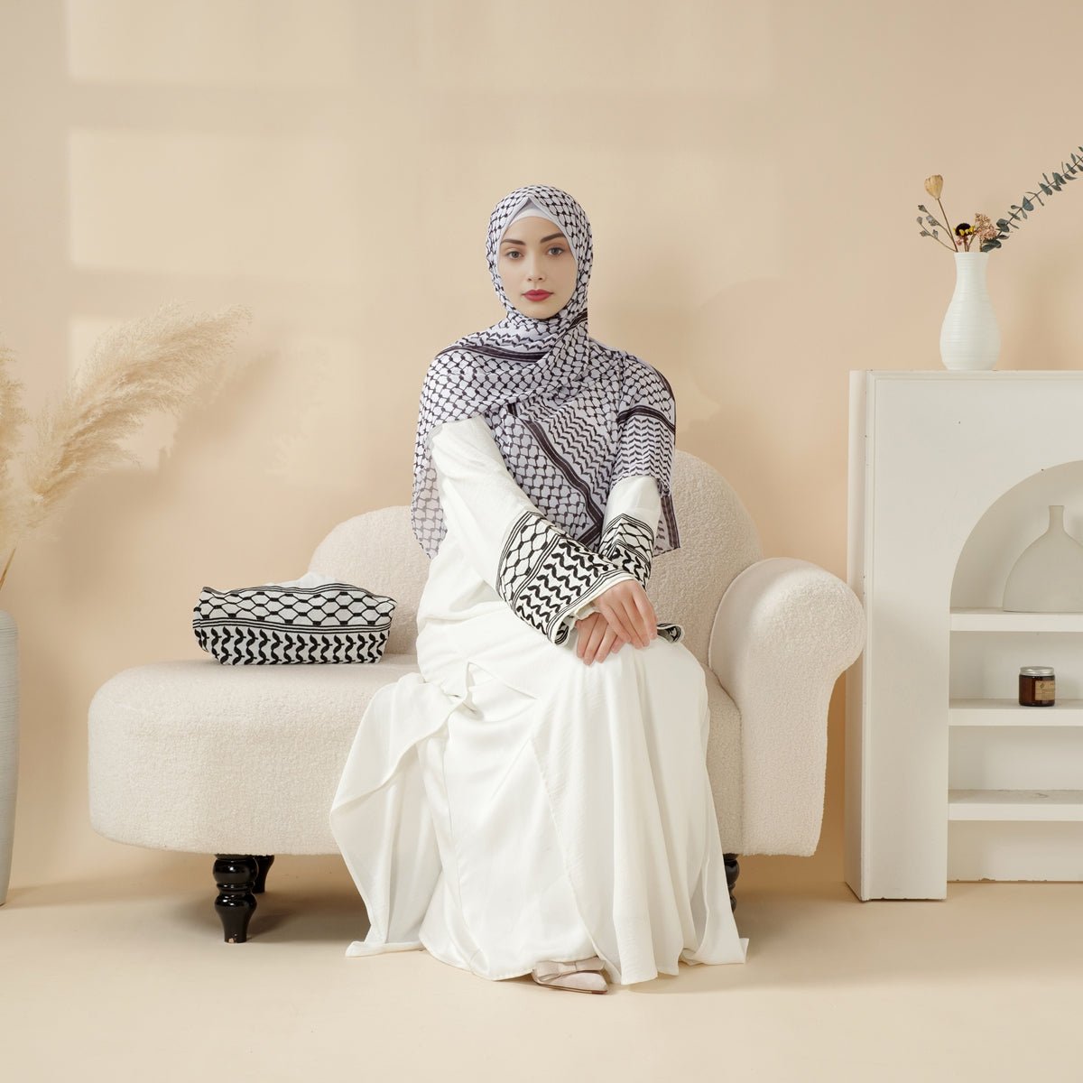 Palestinian Keffiyeh-Inspired Abaya with Matching Crossbody Bag Keffiyeh Abaya (MA131), view 7