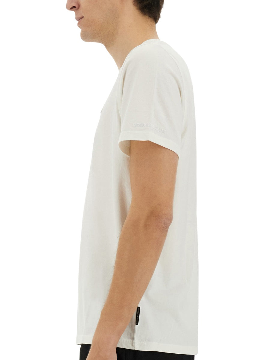 Moose Knuckles T-Shirt — White, view 2