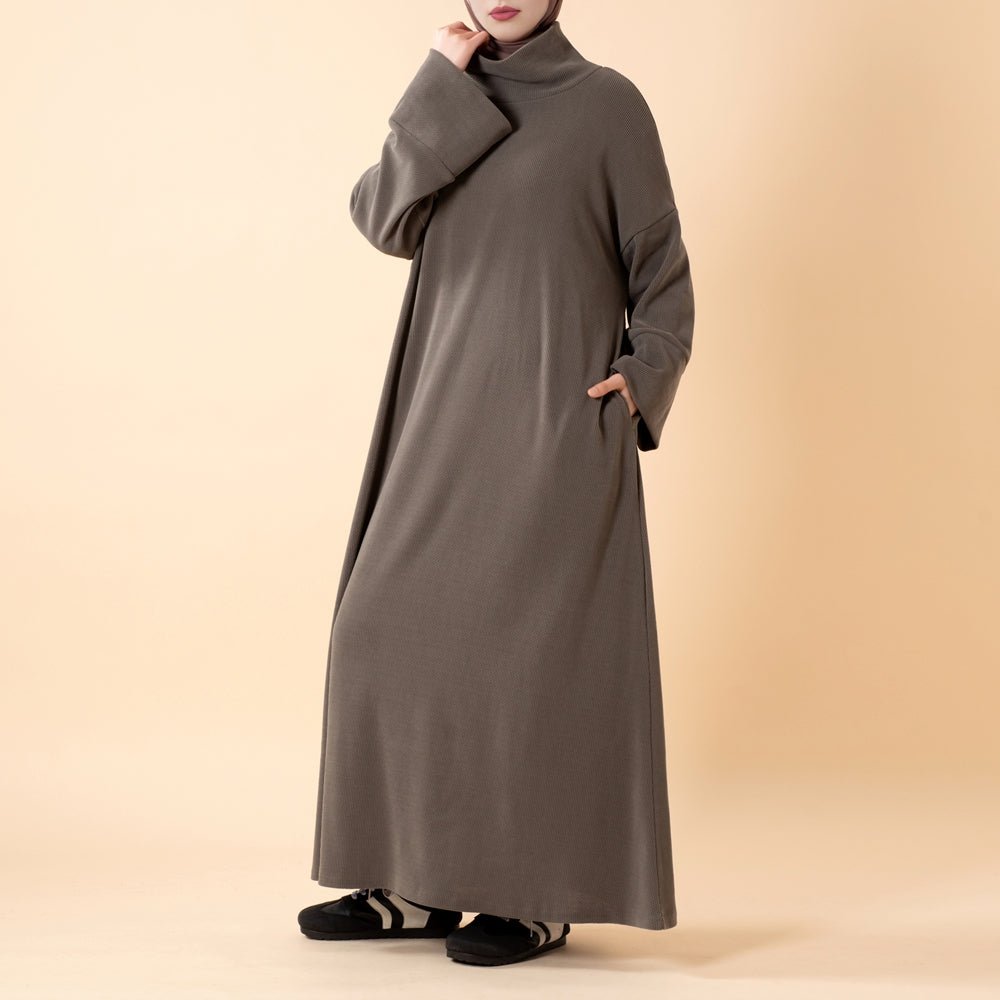 Relaxed Turtleneck Abaya with Pockets (MA383), view 5