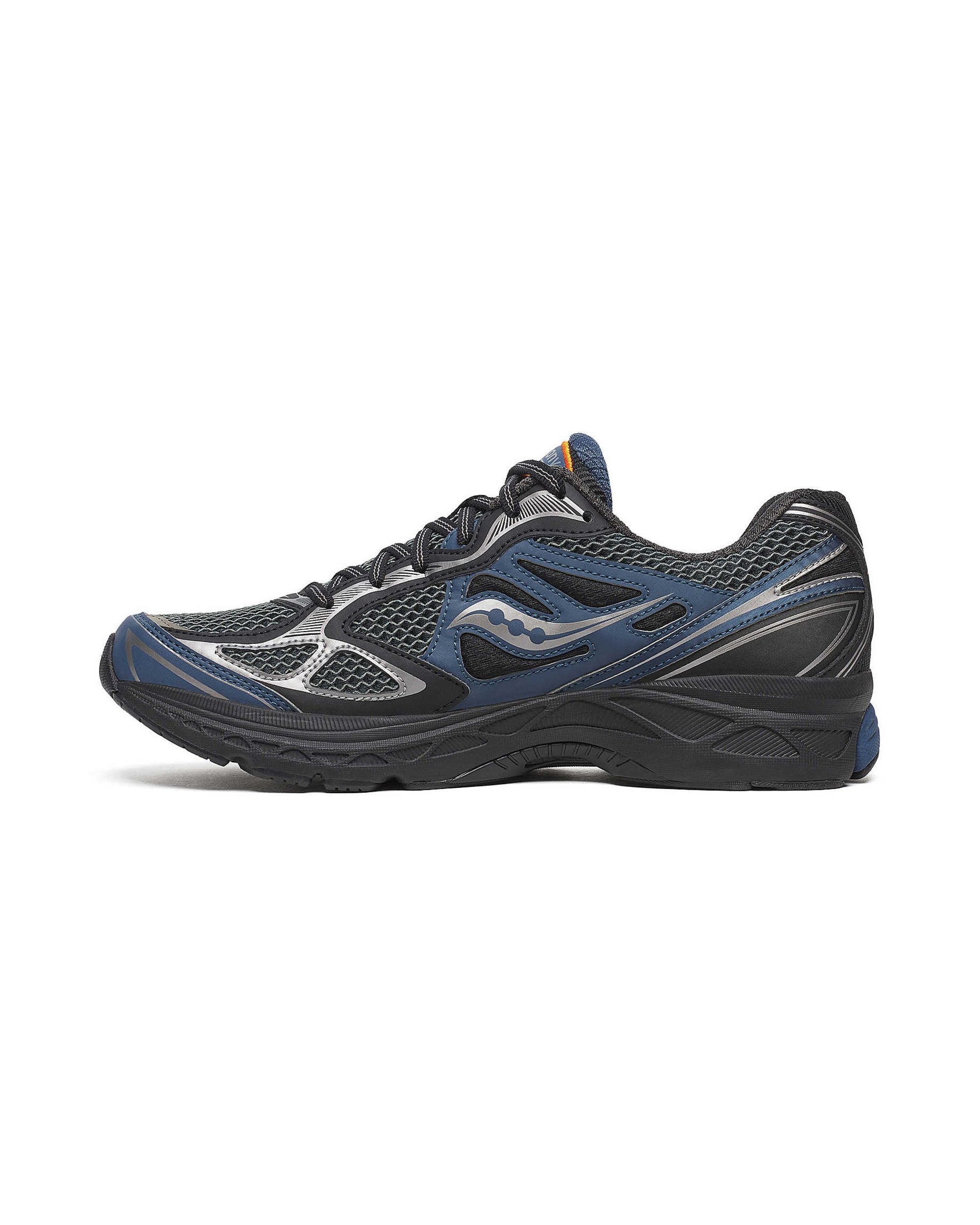 Saucony Guide Sneaker — Black, view 3