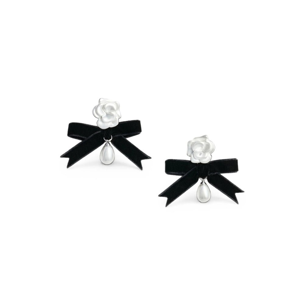 Self-Portrait Pearl Bloom Bow Bracelet — White by Self-Portrait