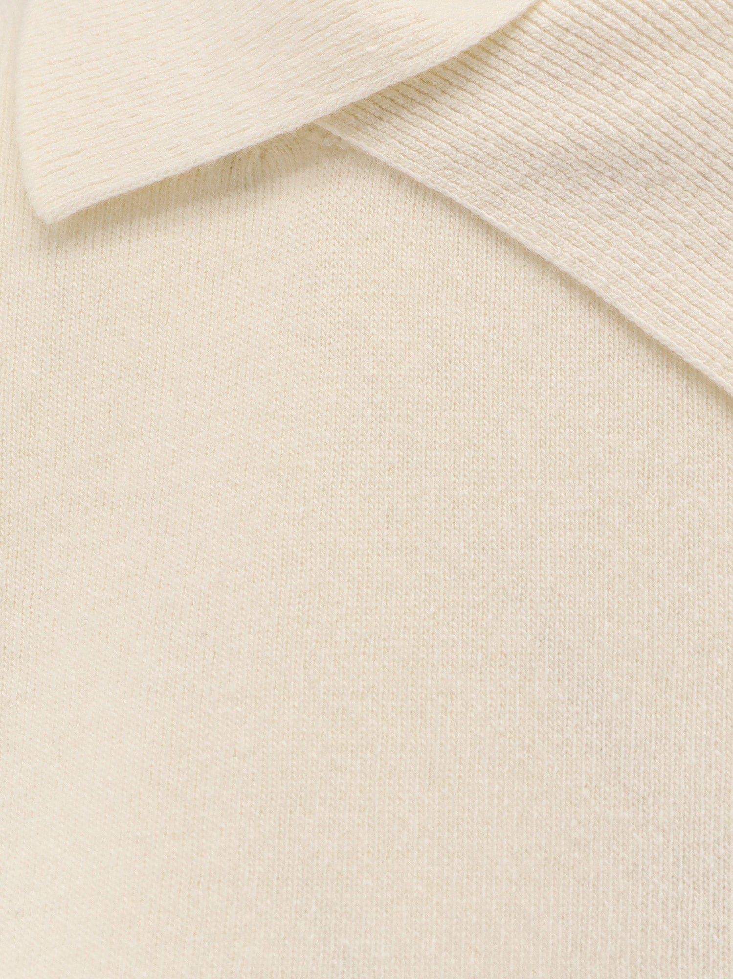 The 73 Wool Turtleneck Sweater — White, view 3