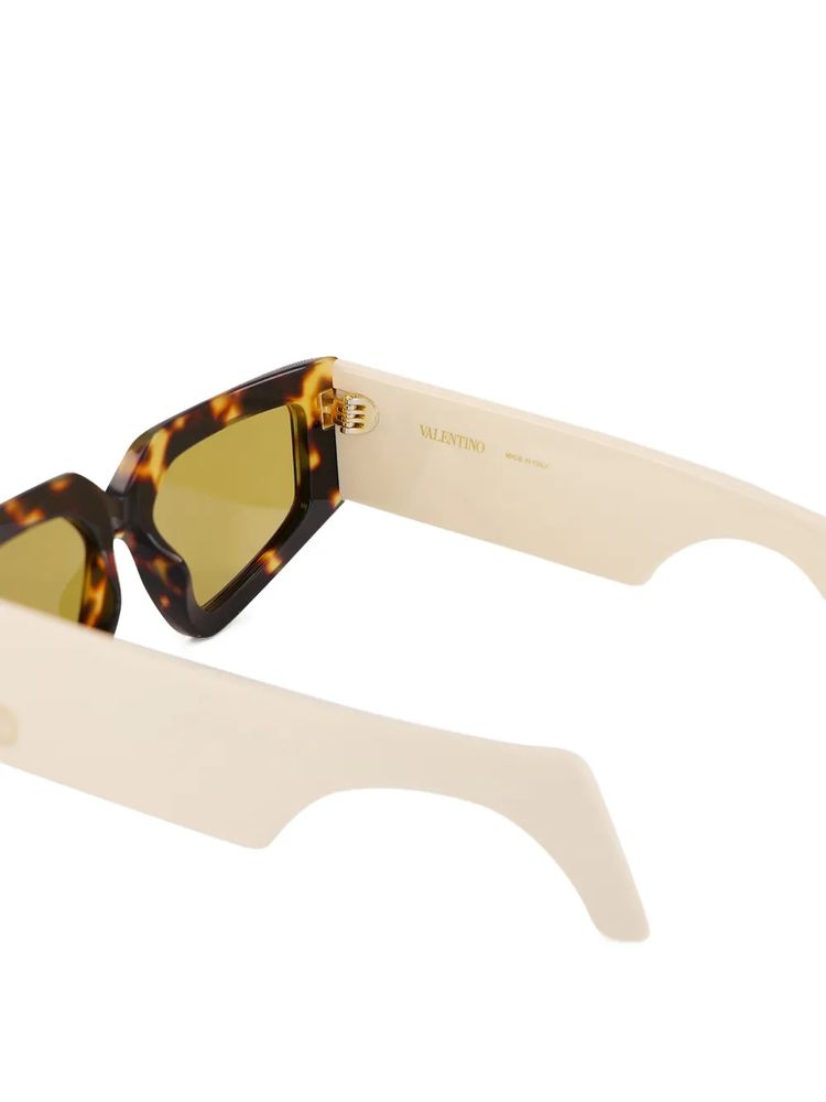 Valentino Garavani Eyewear VG0006S Sunglasses — Tortoiseshell, view 4
